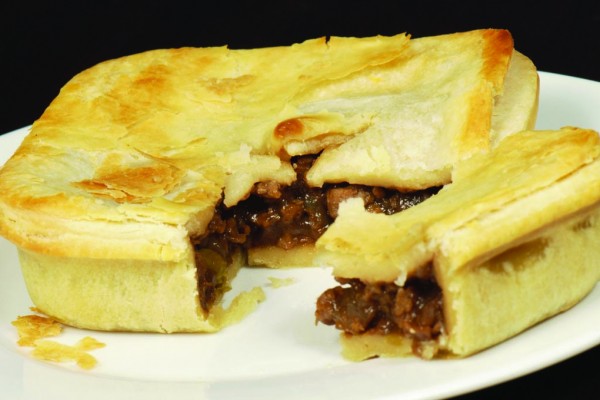 Food Reviews | The 99c Couplands Mince and Vege Pie